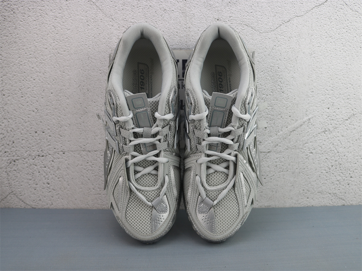 New Balance 1906A Concrete Silver Metallic M1906AG